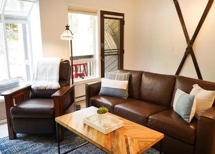 Mt Baker Den, Sleeps 4