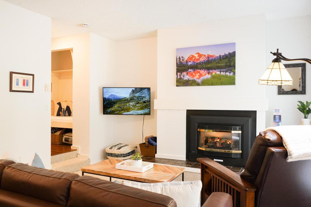 Mt Baker Den, Sleeps 4